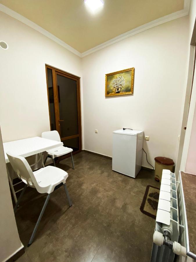 Domino Yerevan Hostel And Hotel Eksteriør billede