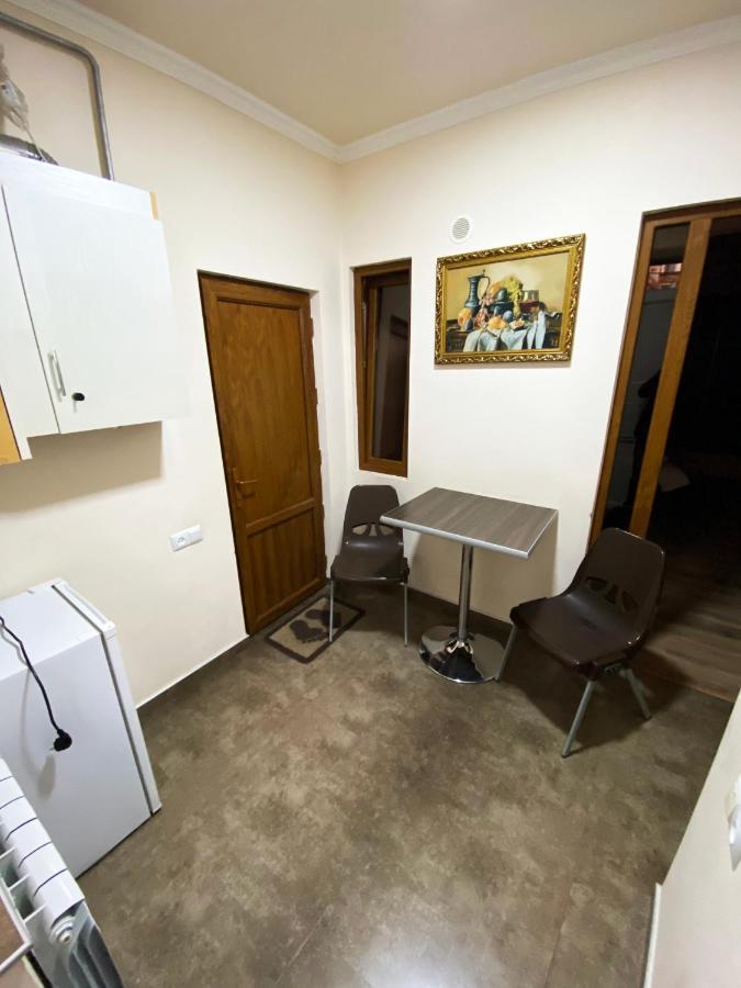 Domino Yerevan Hostel And Hotel Eksteriør billede
