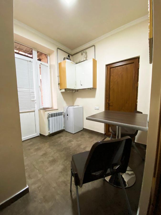 Domino Yerevan Hostel And Hotel Eksteriør billede