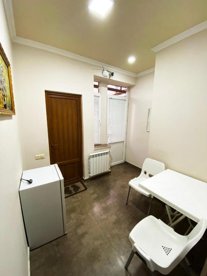 Domino Yerevan Hostel And Hotel Eksteriør billede