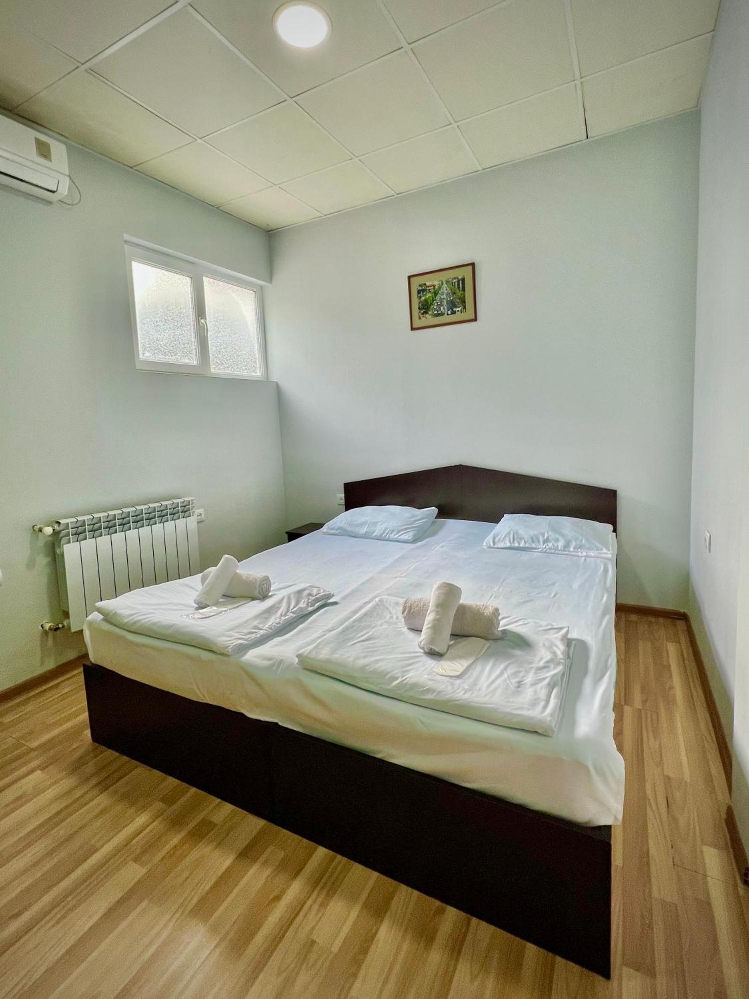 Domino Yerevan Hostel And Hotel Eksteriør billede
